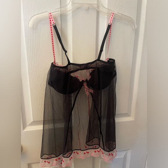Victoria’s Secret Black And Red Lips Lingerie Chemise Vest 34C - Picture 2 of 9